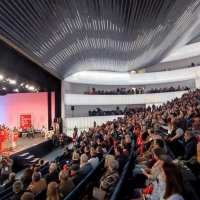 Caretos y Los Chungos reciben a Pedro Sánchez en Badajoz