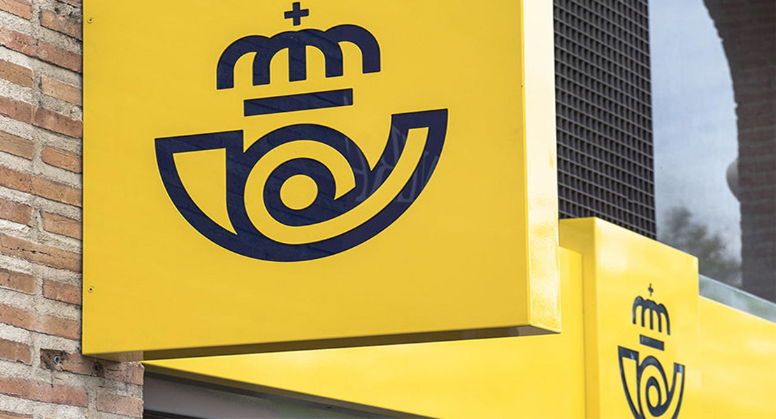 Correos distribuye más de 5.200 distintivos de la DGT en la provincia de Badajoz