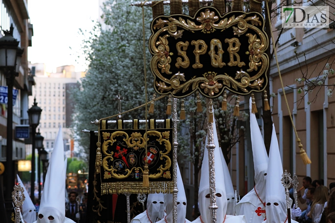 Las mejores imágenes del Viernes Santo en Badajoz