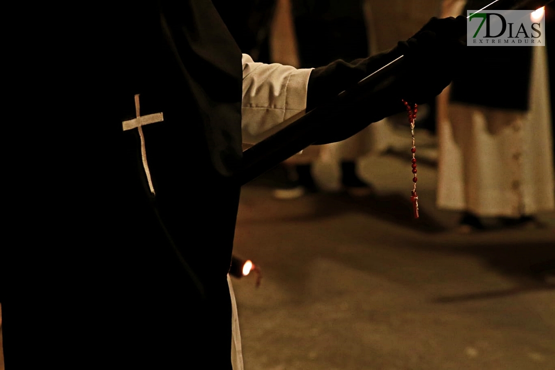 Las mejores imágenes del Viernes Santo en Badajoz