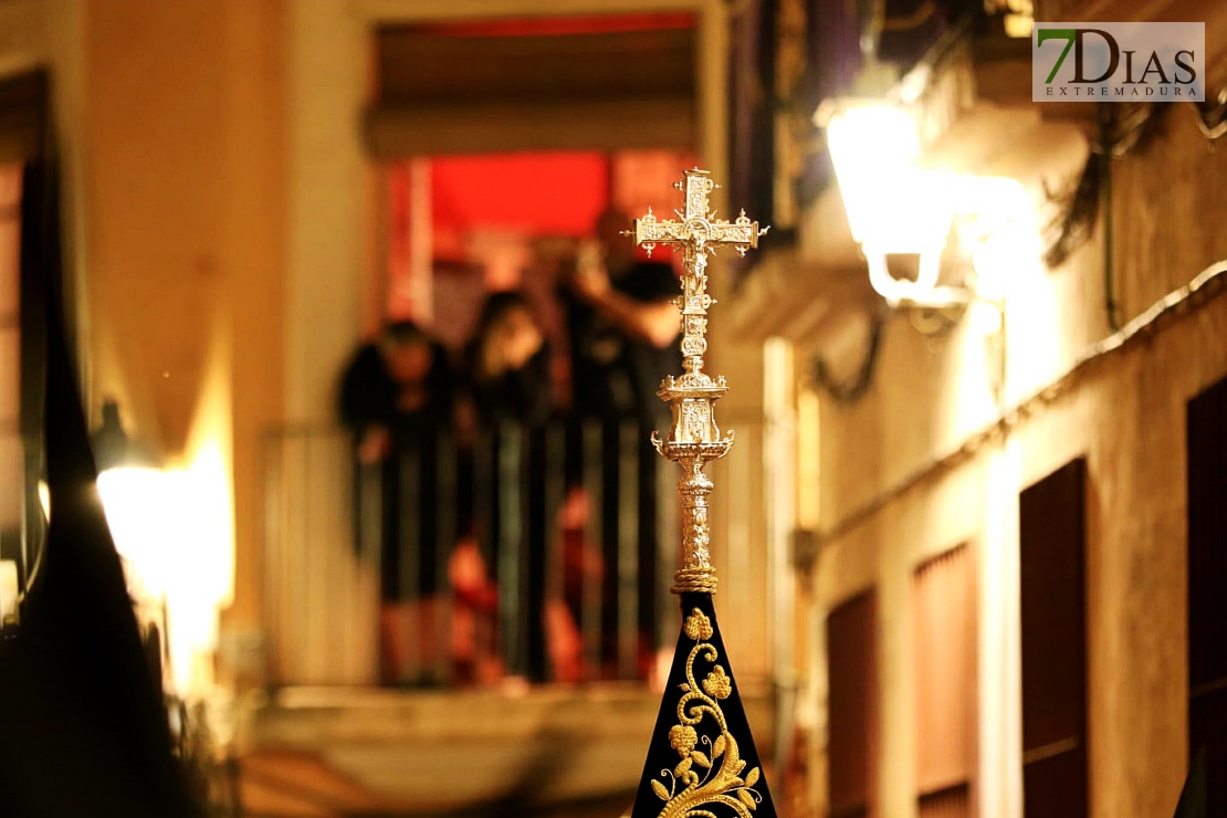 Las mejores imágenes del Viernes Santo en Badajoz