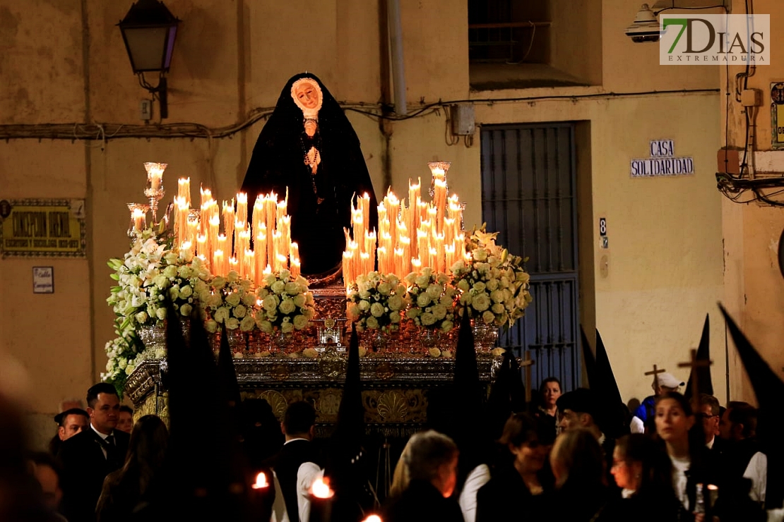 Las mejores imágenes del Viernes Santo en Badajoz