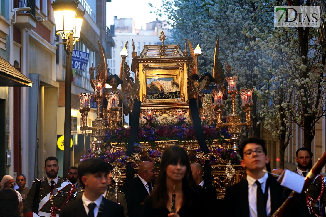 Las mejores imágenes del Viernes Santo en Badajoz