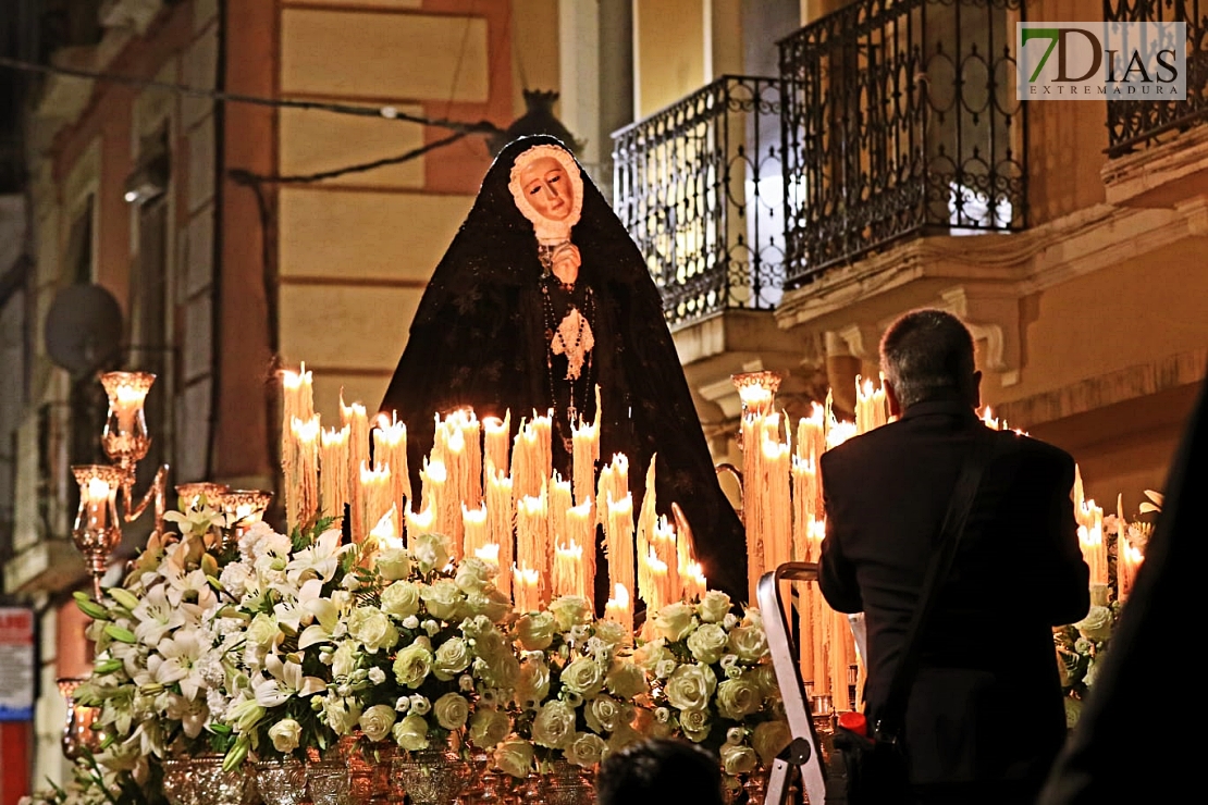 Las mejores imágenes del Viernes Santo en Badajoz