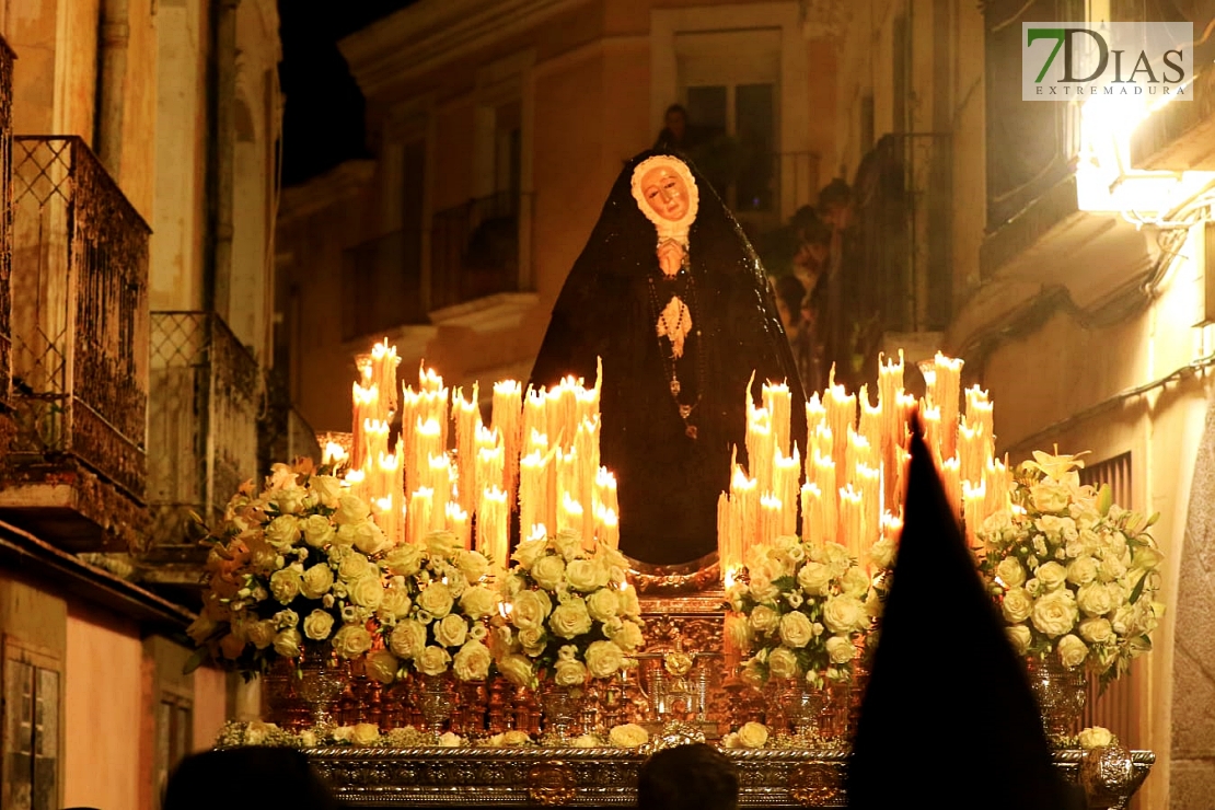 Las mejores imágenes del Viernes Santo en Badajoz