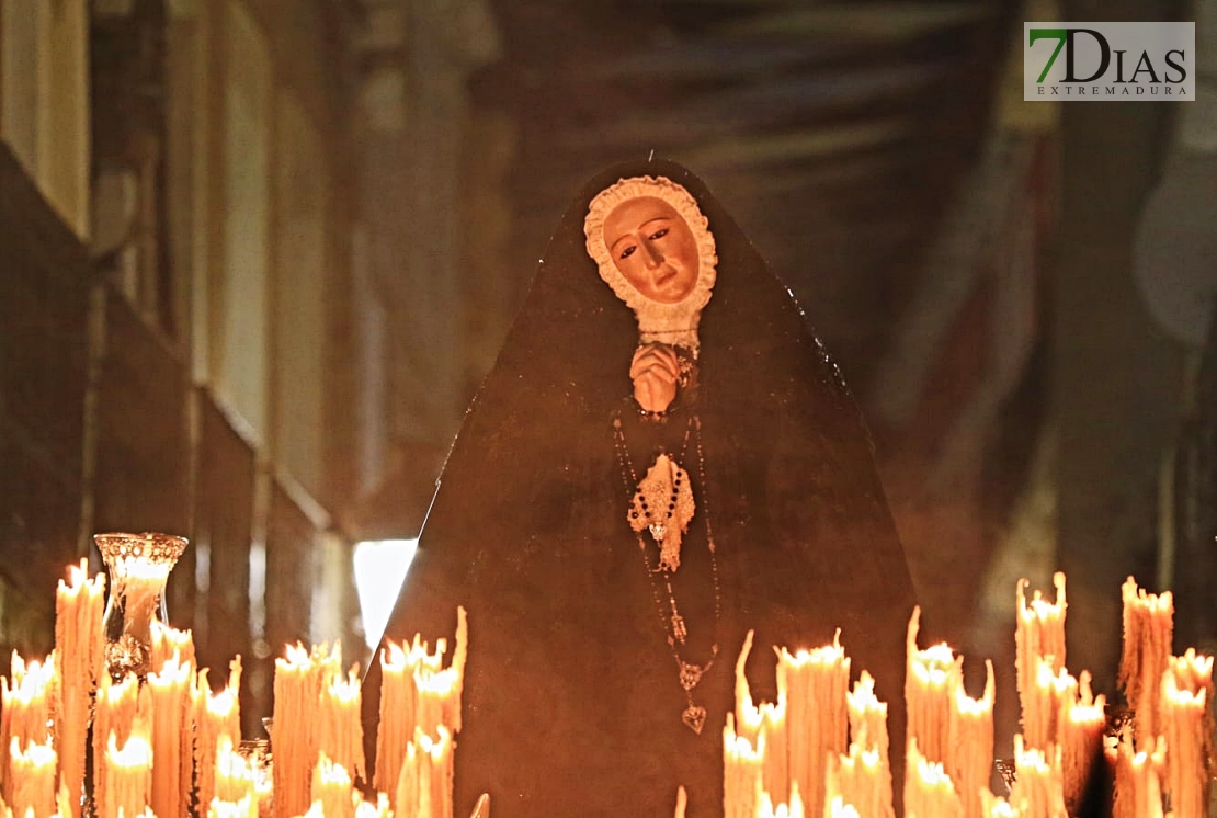 Las mejores imágenes del Viernes Santo en Badajoz