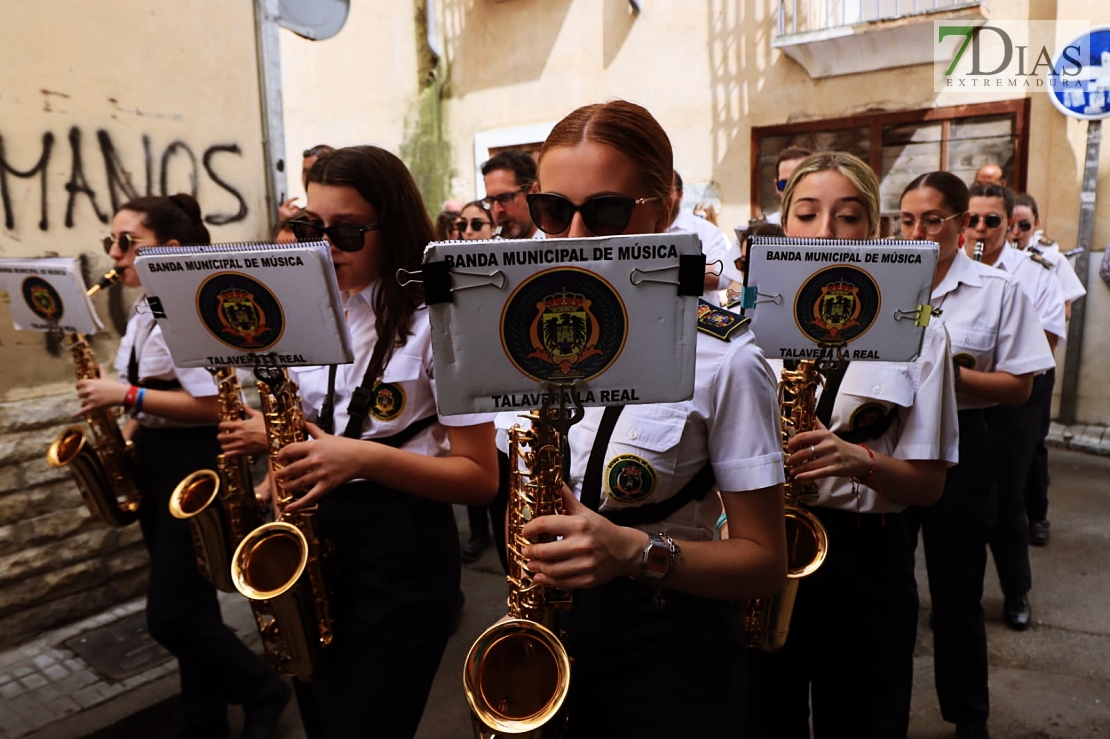 Las mejores imágenes del Domingo de Resurrección en Badajoz