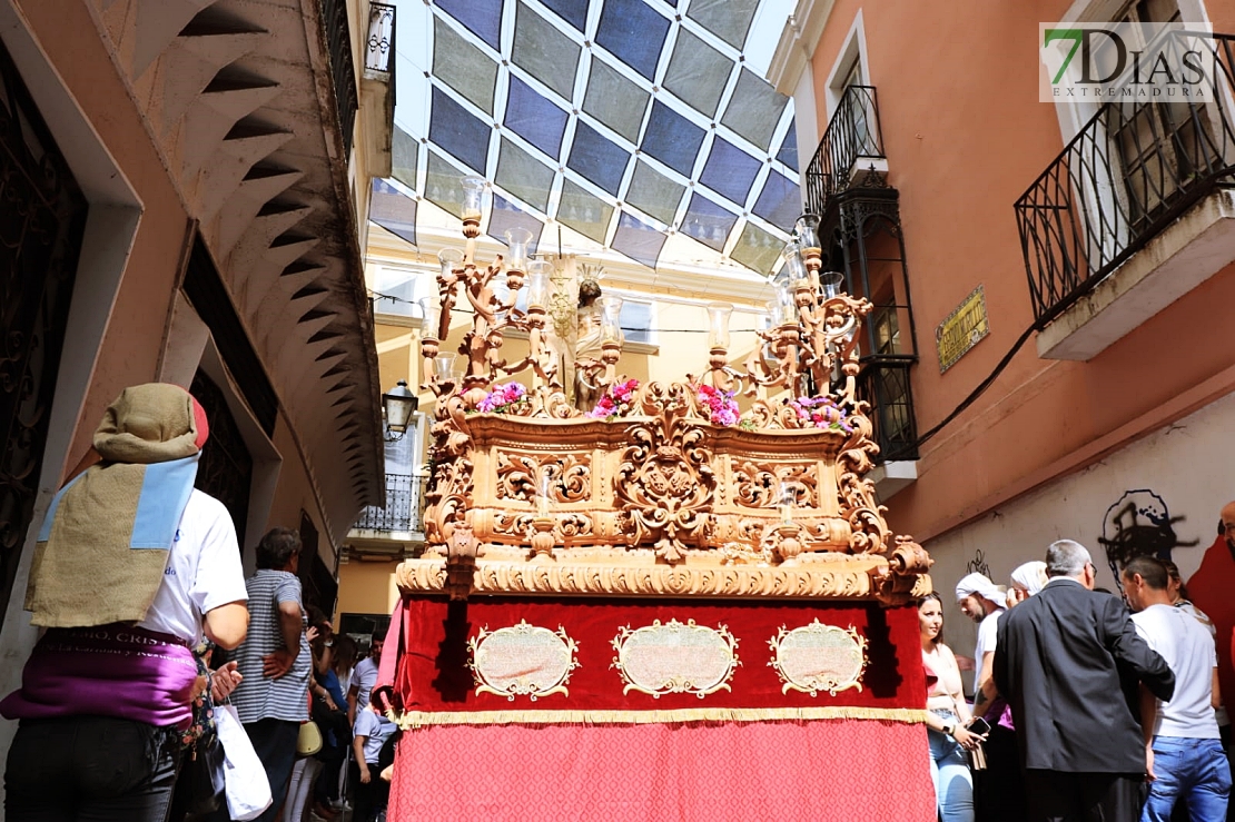 Las mejores imágenes del Domingo de Resurrección en Badajoz