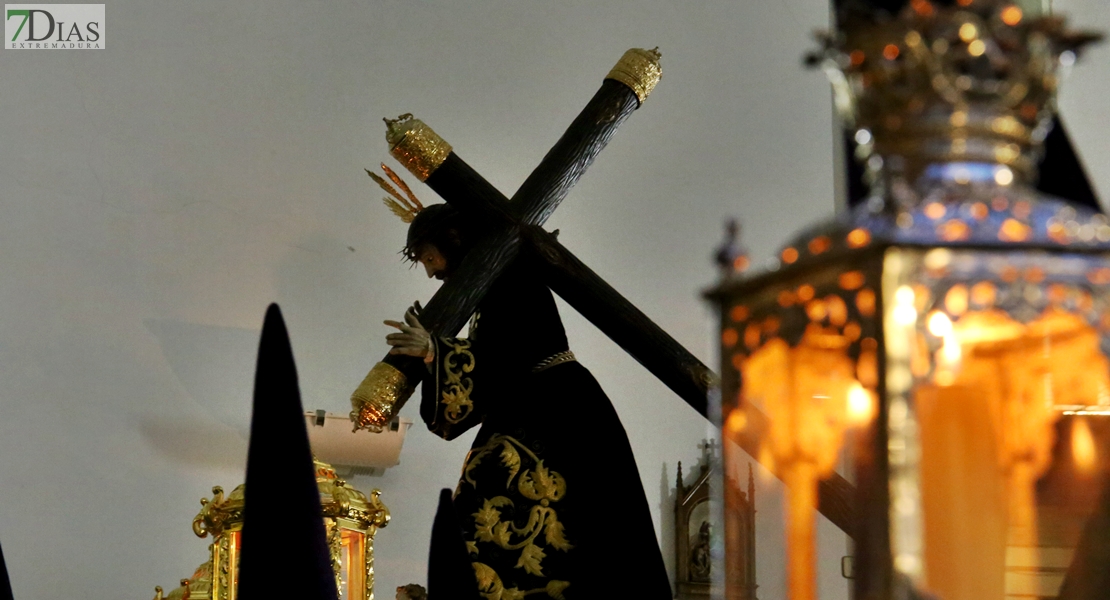 Las mejores imágenes del Martes Santo en Badajoz