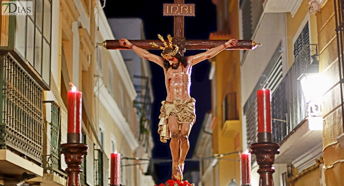 Las mejores imágenes del miércoles Santo en Badajoz