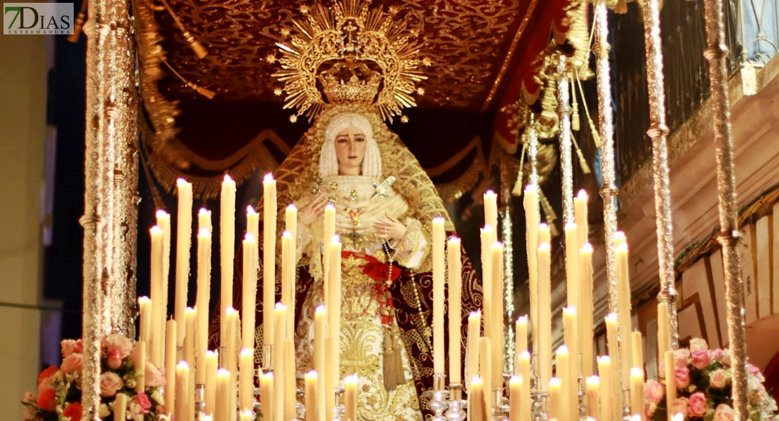 Las mejores imágenes del miércoles Santo en Badajoz