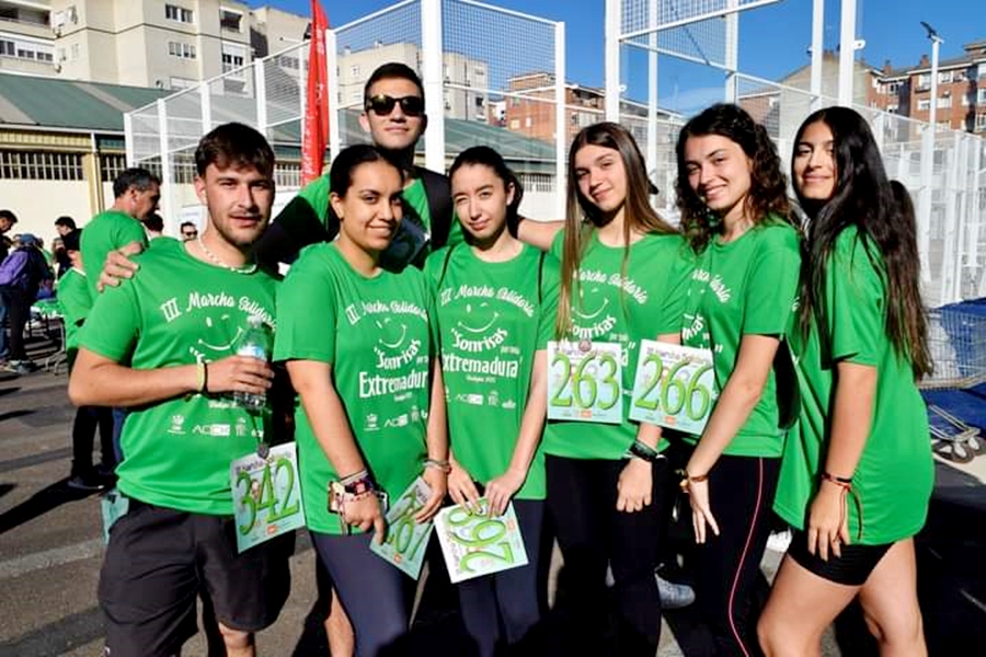 Éxito de participación en la III marcha solidaria AOEX