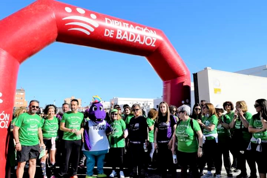 Éxito de participación en la III marcha solidaria AOEX