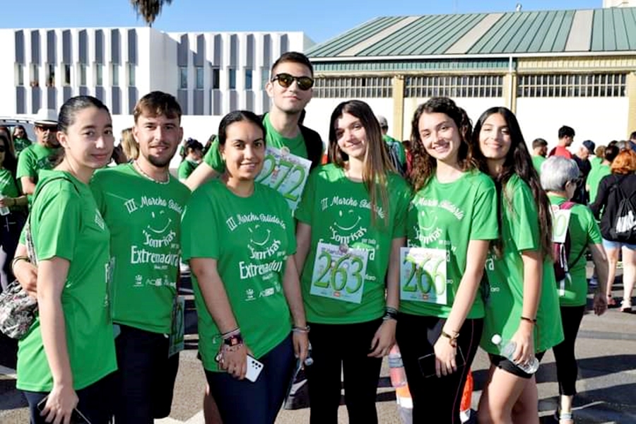 Éxito de participación en la III marcha solidaria AOEX