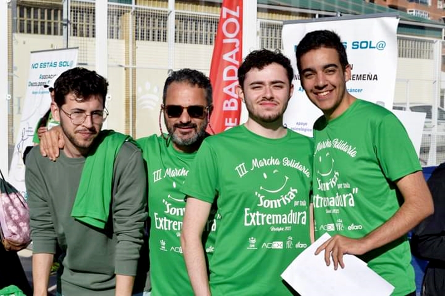 Éxito de participación en la III marcha solidaria AOEX