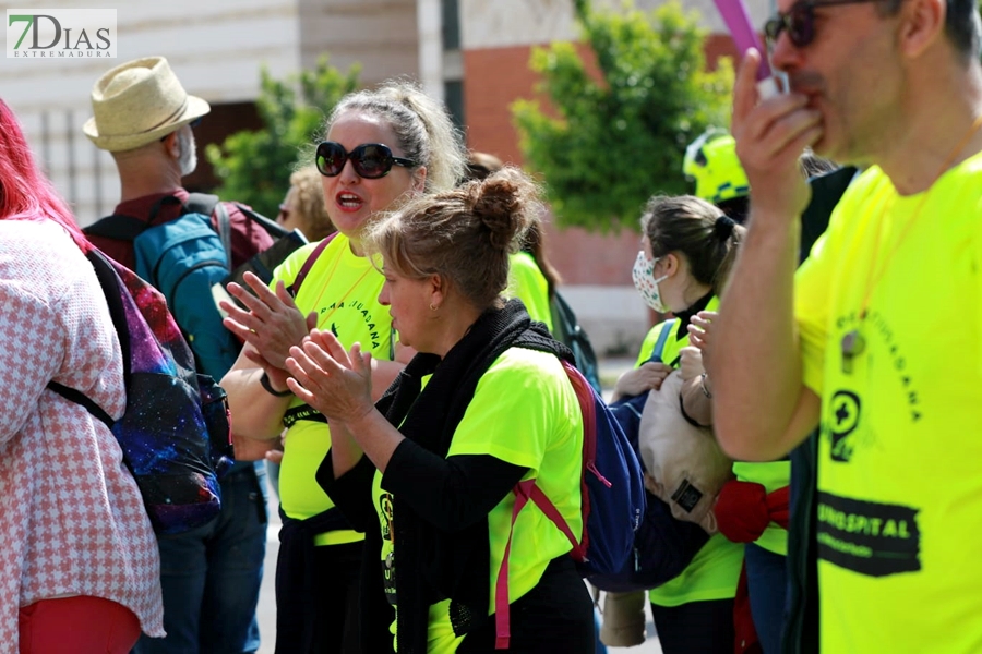 Cerca de 1.000 extremeños salen a la calle para reclamar una sanidad pública