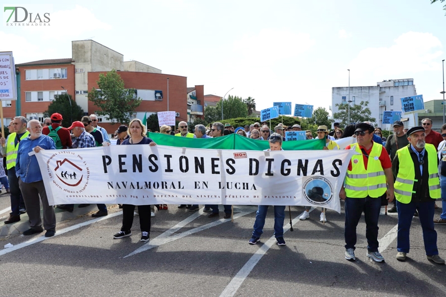 Cerca de 1.000 extremeños salen a la calle para reclamar una sanidad pública