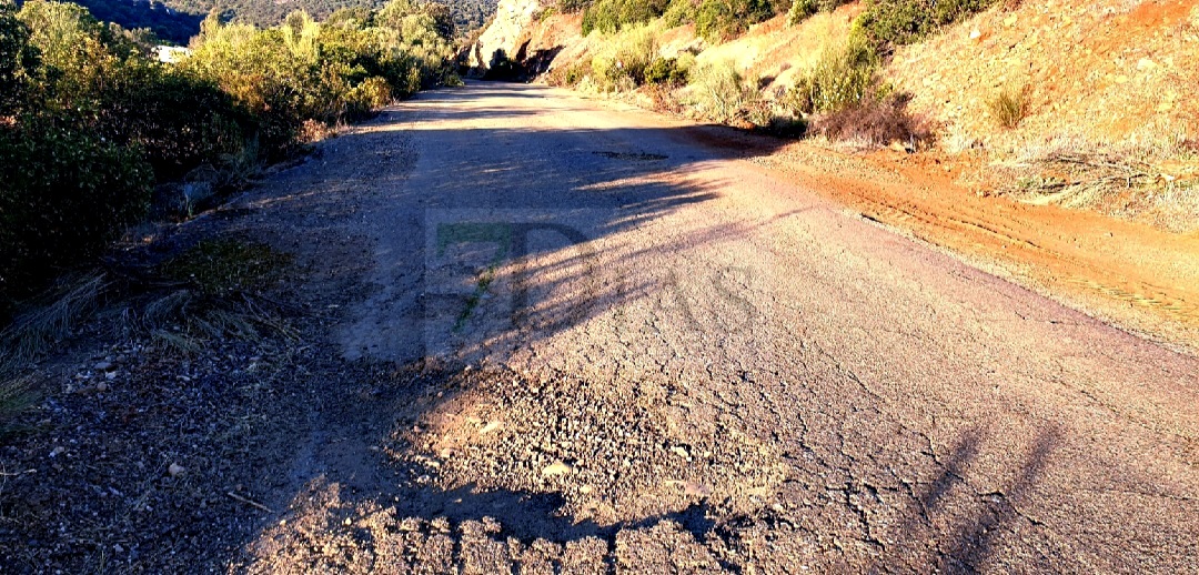 Aún hay carreteras que parecen caminos de cabras en Extremadura