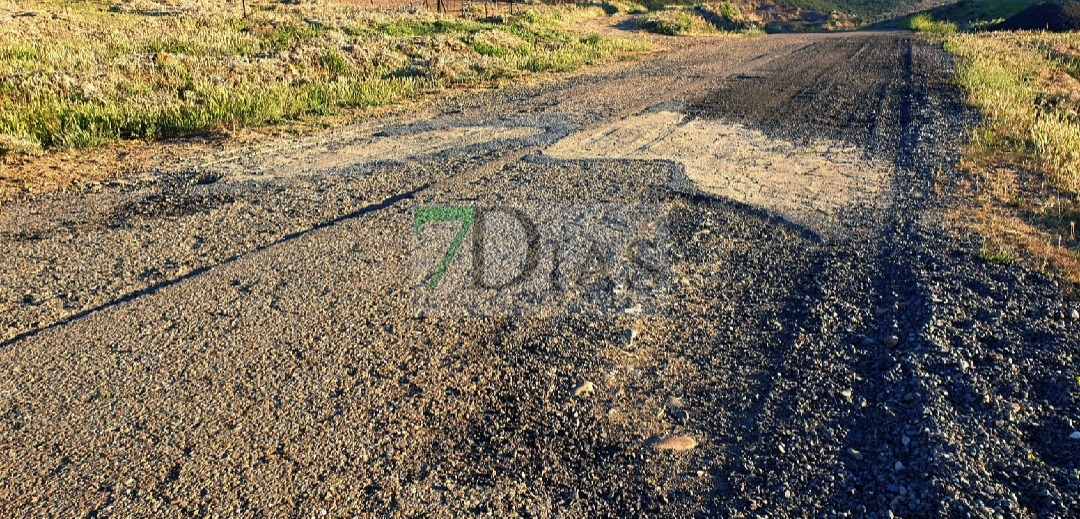 Aún hay carreteras que parecen caminos de cabras en Extremadura