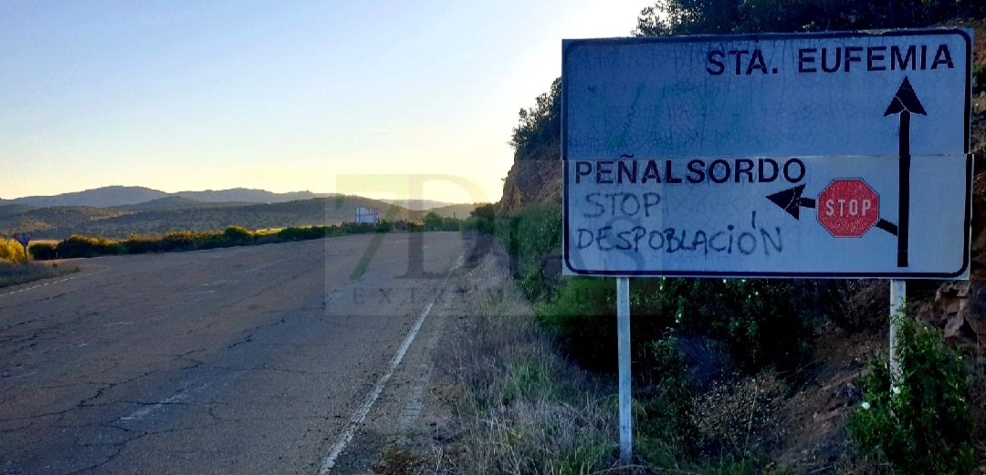 Aún hay carreteras que parecen caminos de cabras en Extremadura