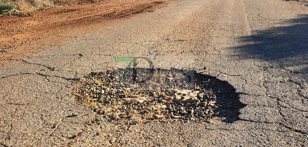 Aún hay carreteras que parecen caminos de cabras en Extremadura