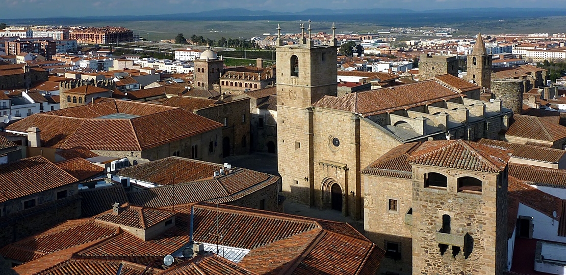 La próxima semana cortarán al tráfico cinco calles cacereñas