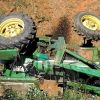 Trasladado en helicóptero tras volcar un tractor en Fregenal de la Sierra