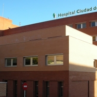 Trasladado al hospital tras chocar su vehículo contra una farola en Coria