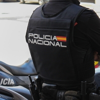 Matan a un policía nacional en un tiroteo en una gasolinera