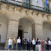 Cáceres guarda un minuto de silencio por las mujeres victimas de violencia de género