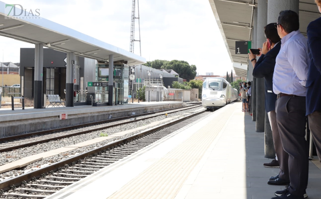 Exigen a Sánchez que cumpla su compromiso con la llegada del tren rápido a Extremadura