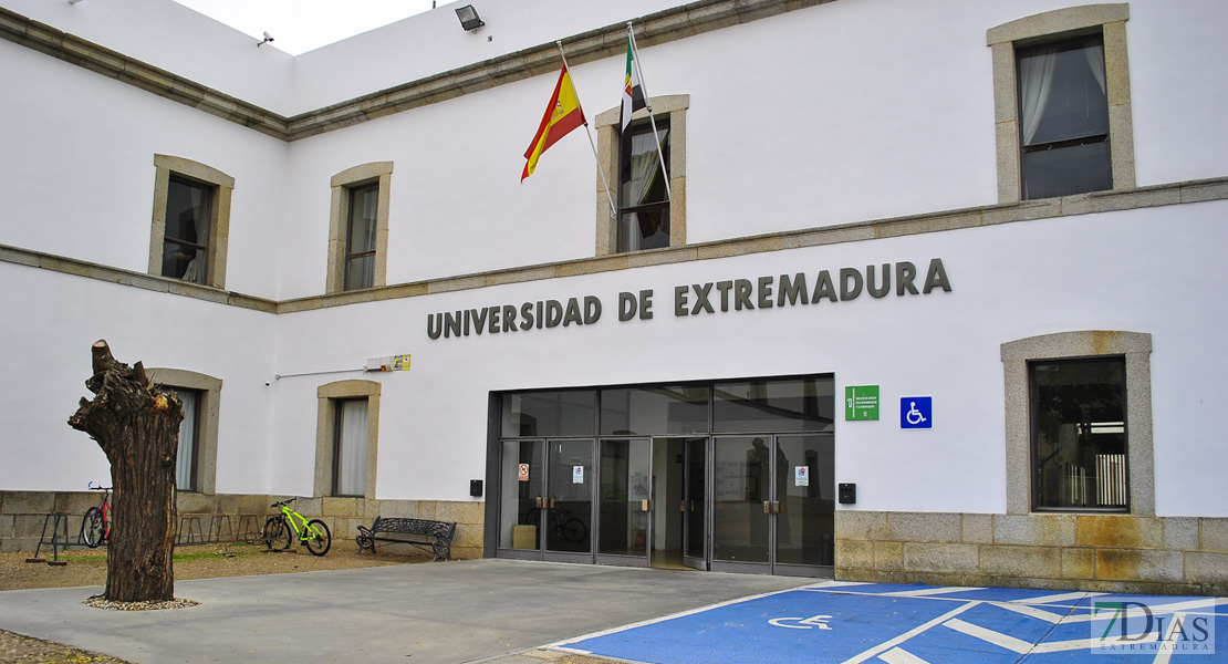 La Facultad de Ciencias de la Documentación y la Comunicación cambia de color