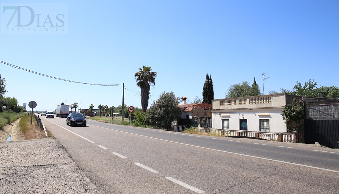 Vecinos carretera de Sevilla: “Llevamos más de 60 años sin agua potable y desagües”