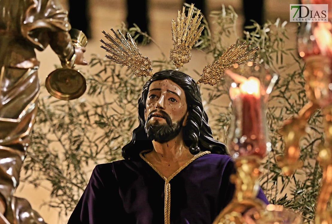 Las mejores imágenes del Lunes Santo en Badajoz