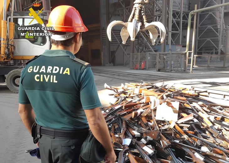 La Guardia Civil de Cáceres destruyó en marzo 800 armas