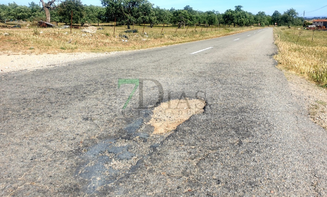 La carretera del norte extremeño que nadie arregla: &quot;Estamos cansados de tanta desidia&quot;