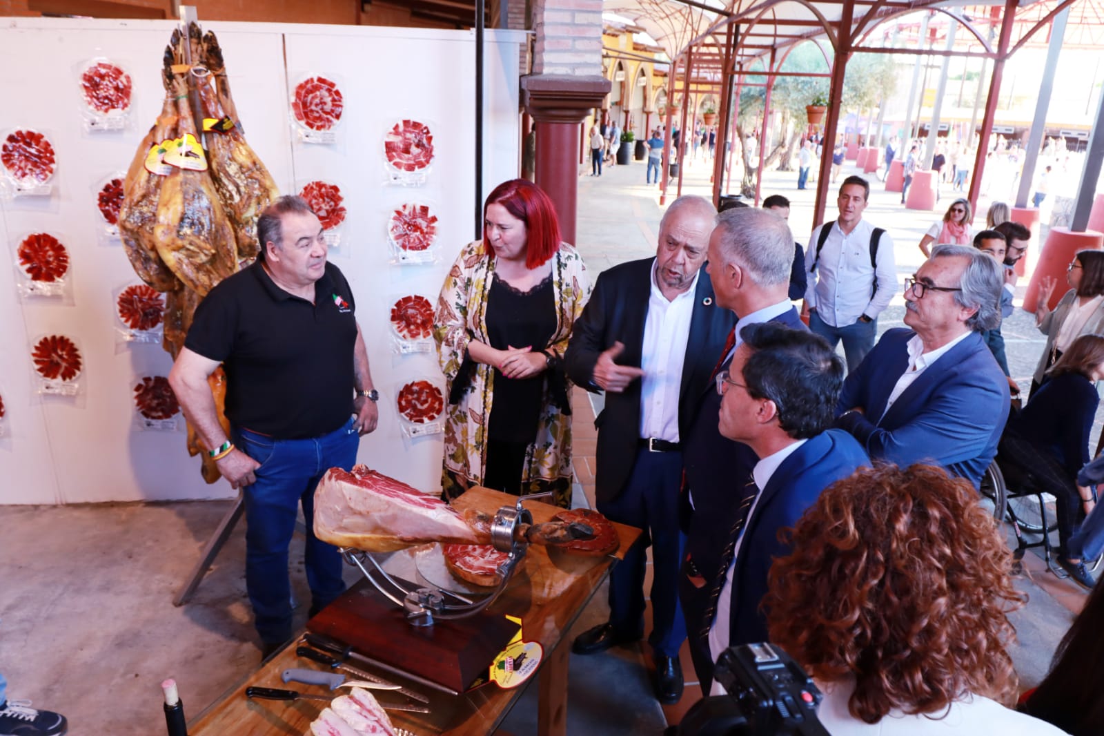 cambiar titular: Inauguración Salón del Jamón Jerez de los Caballeros