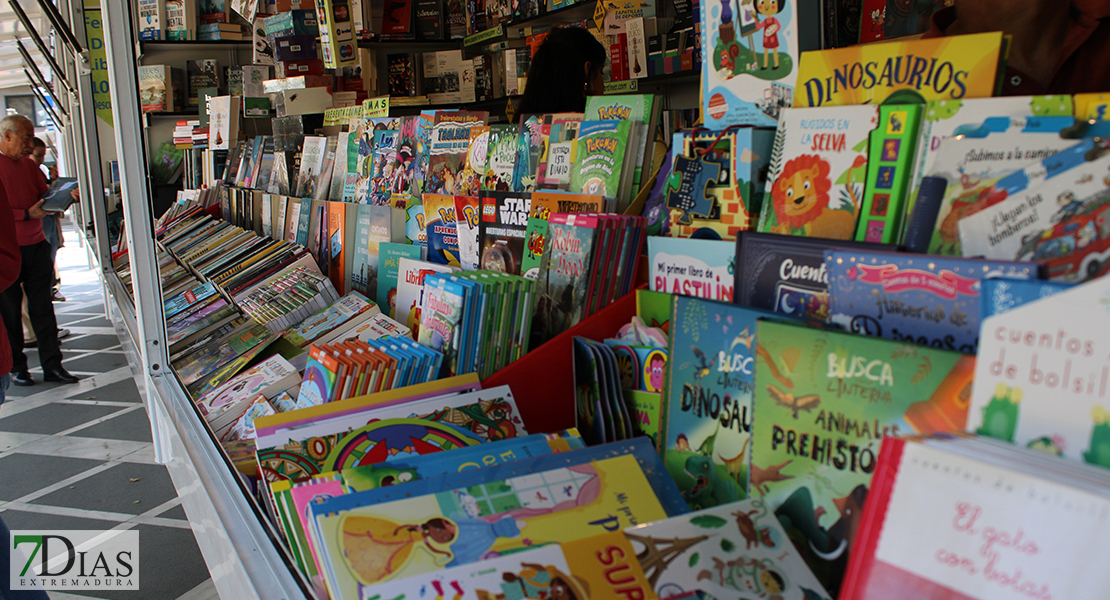 REPOR - La feria de libro de Badajoz, un lugar de ocio para todas las edades