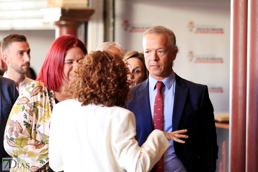 cambiar titular: Inauguración Salón del Jamón Jerez de los Caballeros