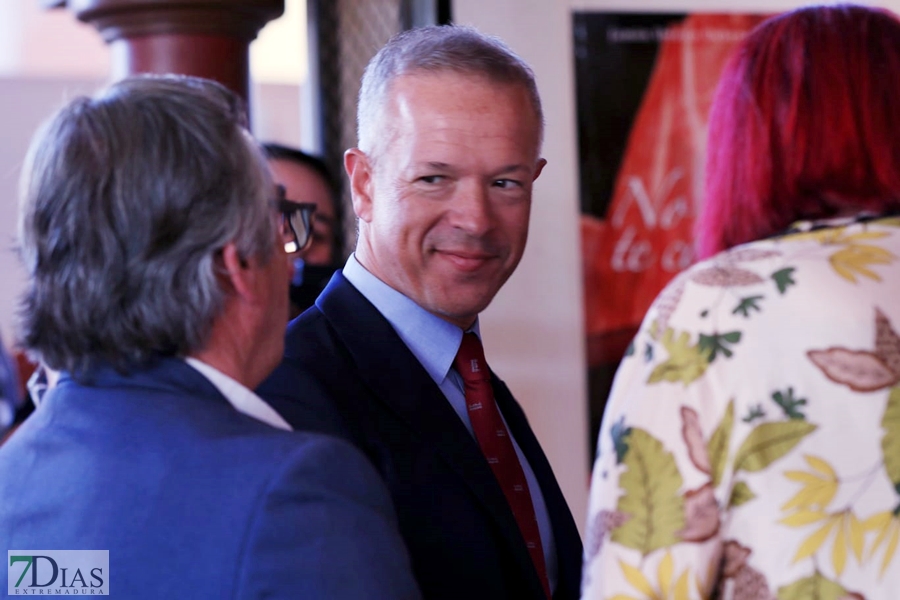 cambiar titular: Inauguración Salón del Jamón Jerez de los Caballeros