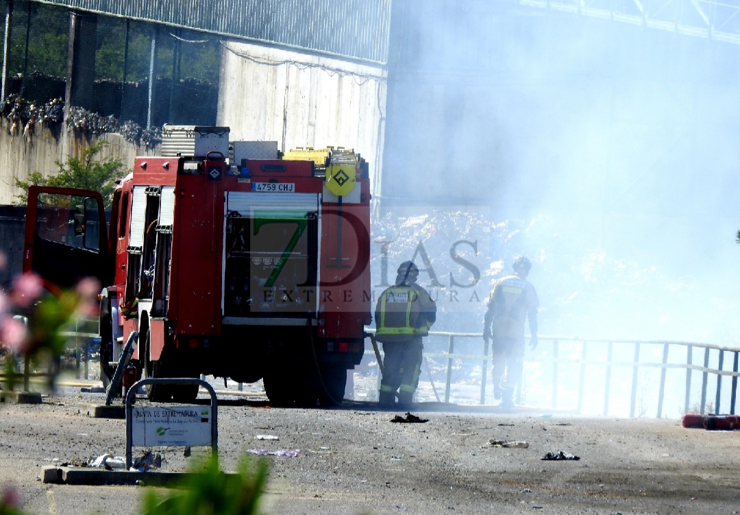 Incendio en el EcoParque de Badajoz