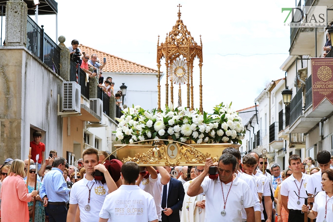 Imágenes del Corpus Christi en San Vicente de Alcántara 2023