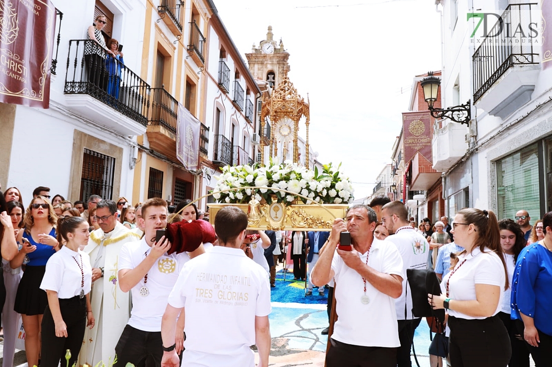 Imágenes del Corpus Christi en San Vicente de Alcántara 2023