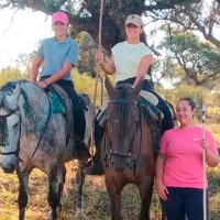 Las cuatro alumnas de Extremadura que llevarán vacas negras hasta Ávila