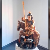 Así ha quedado la escultura de San Jorge montado a caballo