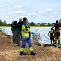 Los bomberos localizan un vehículo tras años sumergido en el Guadiana