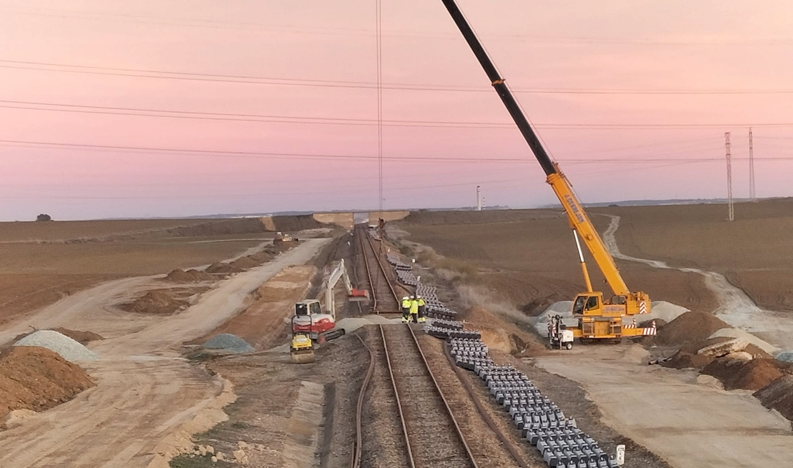 La renovación de la línea Zafra-Huelva avanza en una nueva fase