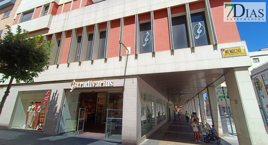 Este sábado Stradivarius dice adiós a la calle Menacho en Badajoz