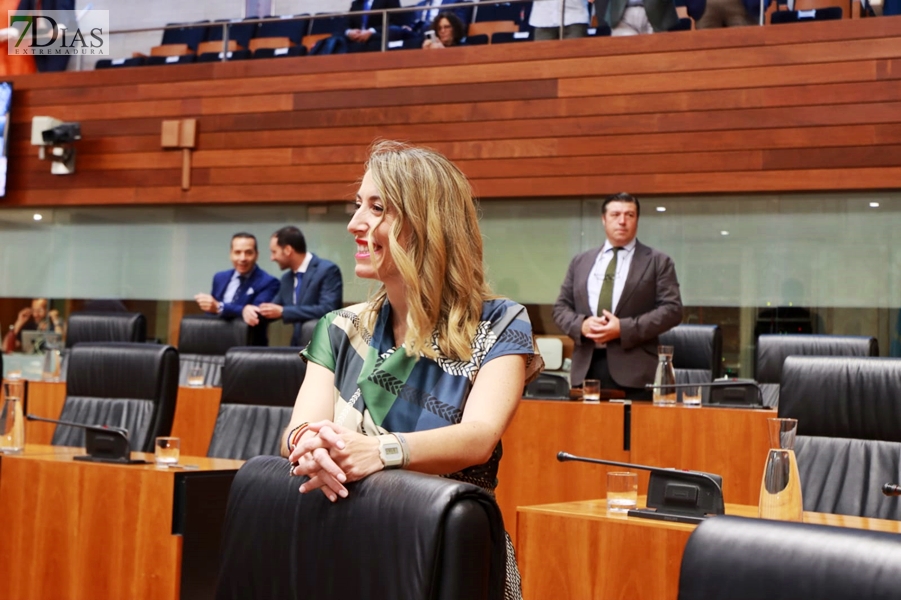 Imágenes que deja la investidura de María Guardiola en la Asamblea de Extremadura