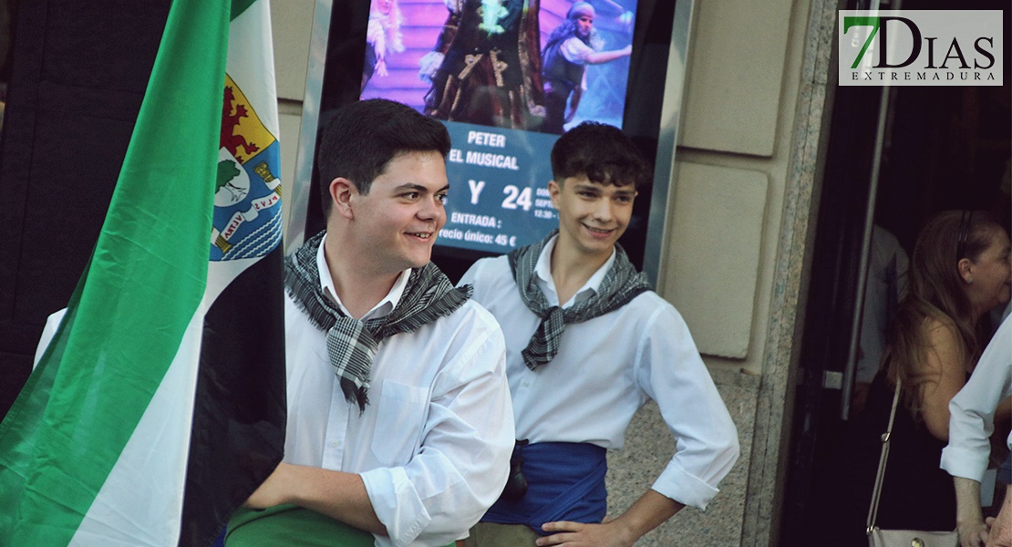 REPOR - Imágenes de la primera sesión del Festival Folklórico en Badajoz